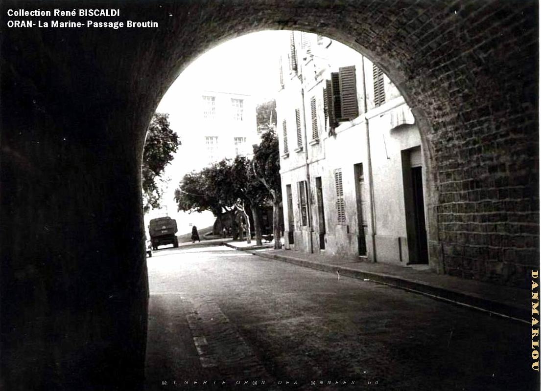 MB h- 038- eglise St-Louis et place de la perle.jpg